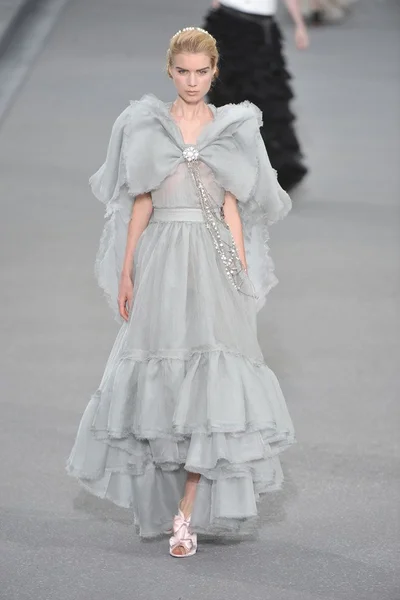 Look 64